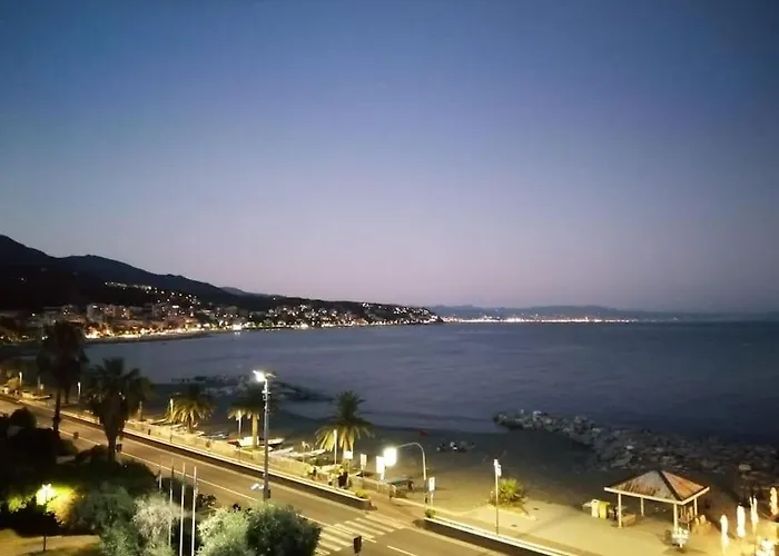 Con Terrazza Fronte Mare